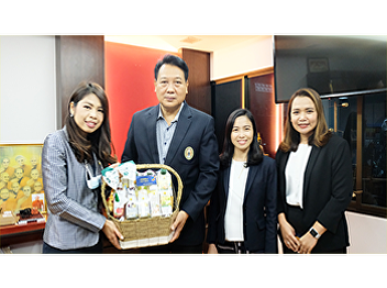 Digital Innovation Management program
blessed the Dean of the Faculty of
Humanities and Social Sciences for the
New Year 2021.