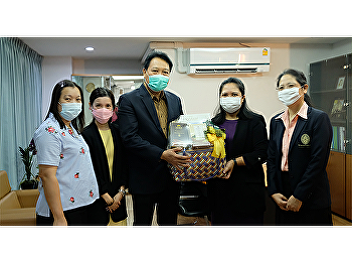 English program sent a wish and a
present to the Dean of the Faculty of
Humanities and Social Sciences for New
Year 2021